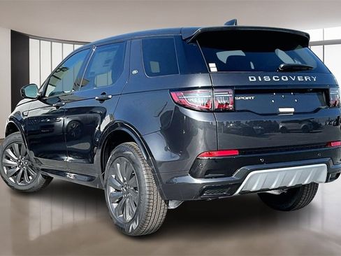New 2025 Land Rover Discovery Sport S image 3