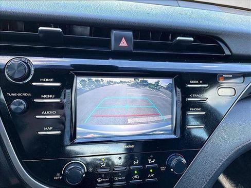 Used 2020 Toyota Camry LE FWD image 21
