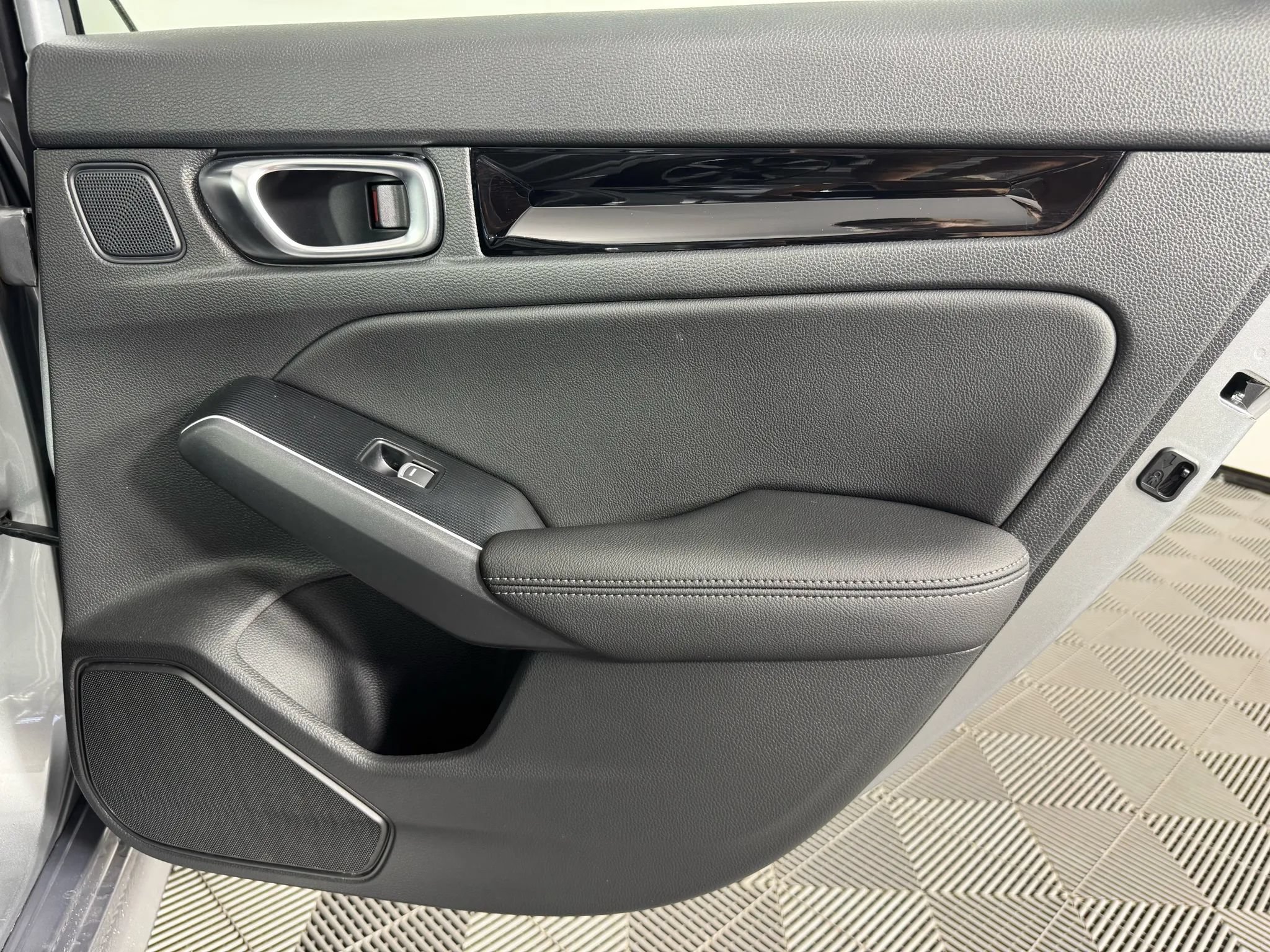 Used 2025 Honda Civic Sport Touring image 45