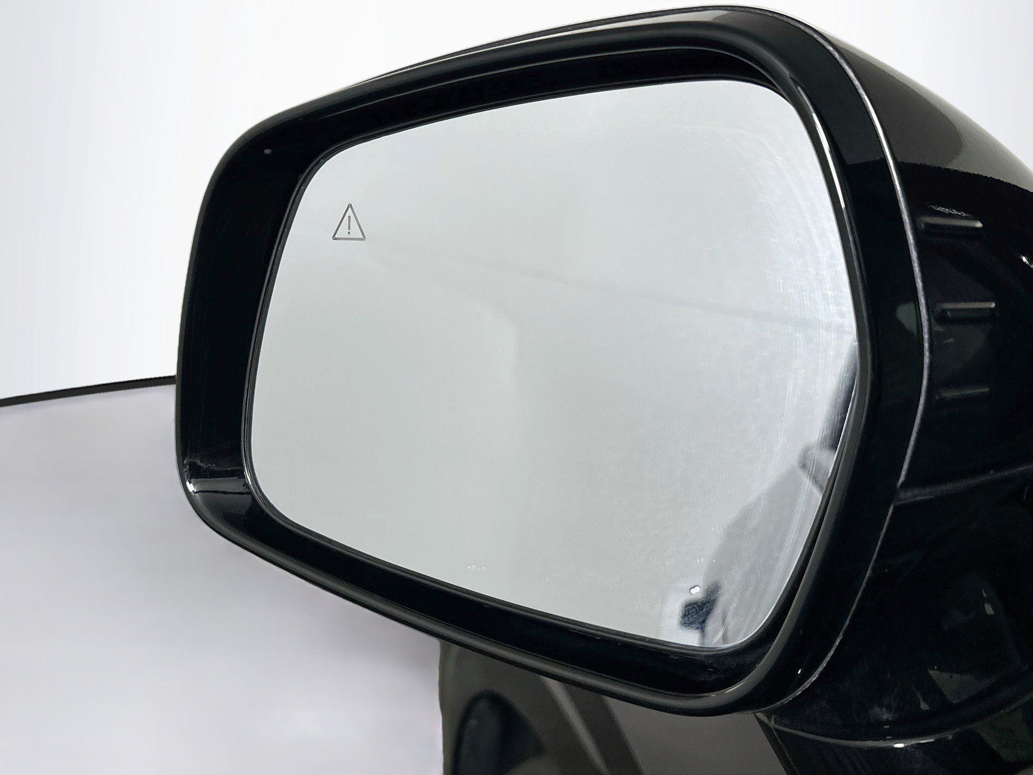 Used 2025 Kia Carnival FWD image 16