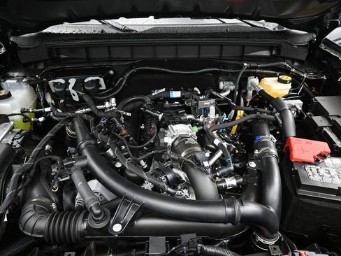 New 2025 Ford Bronco Badlands image 13