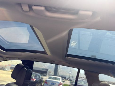 Used 2006 Mercedes-Benz R 500 4MATIC image 13