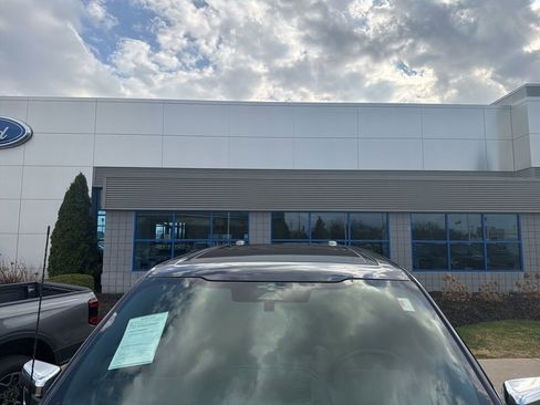 Used 2023 Ford F150 Lariat w/ Equipment Group 502A High image 20