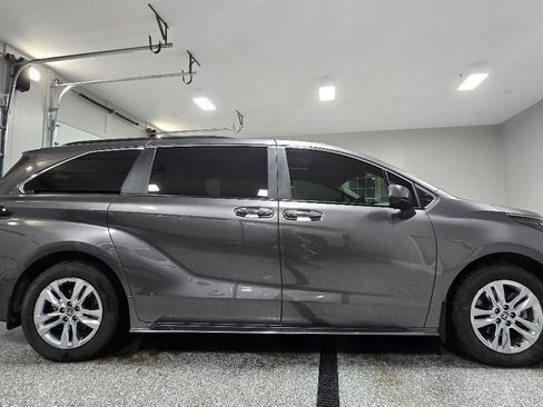 Used 2024 Toyota Sienna XLE w/ XLE Plus Package AWD/4WD image 11