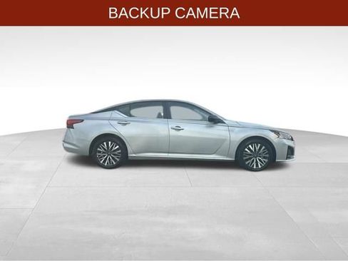 Used 2025 Nissan Altima 2.5 SV FWD image 8
