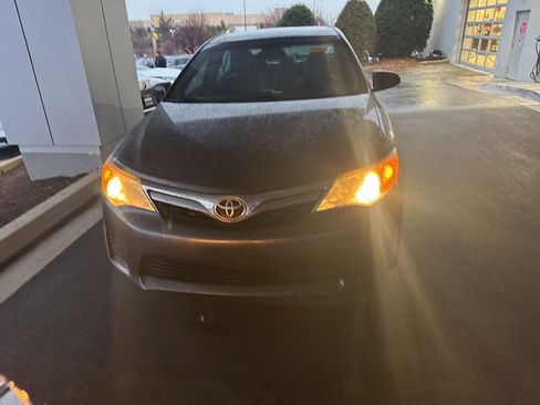 Used 2012 Toyota Camry LE image 11