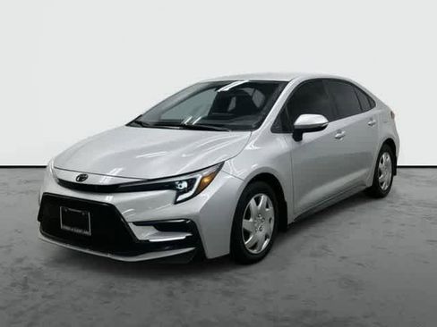 Used 2024 Toyota Corolla SE image 1