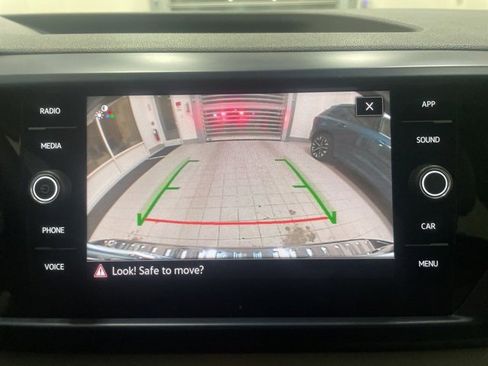 Certified 2023 Volkswagen Taos SE w/ Panoramic Sunroof Package image 19