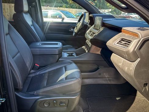 Used 2023 Chevrolet Suburban High Country image 31