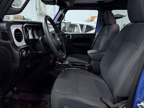 Used 2024 Jeep Gladiator Sport AWD/4WD image 15