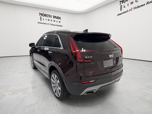 Used 2021 Cadillac XT4 Premium Luxury w/ Cold Weather Package FWD image 3
