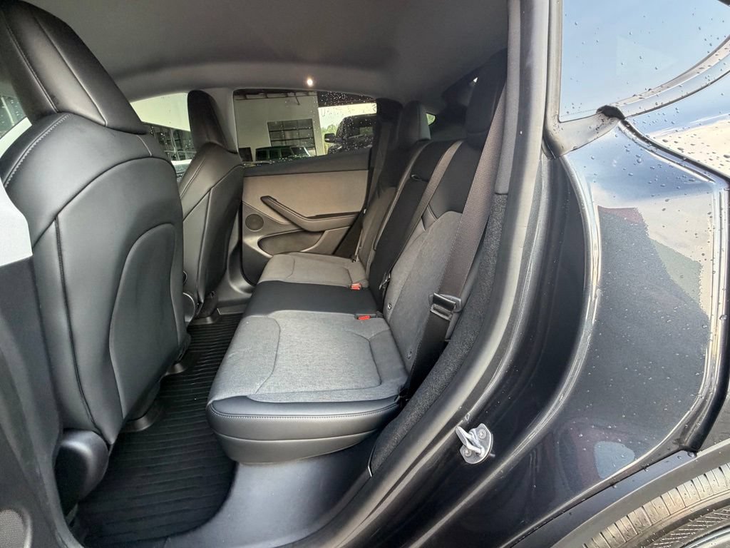 Used 2026 Tesla Model Y AWD image 27