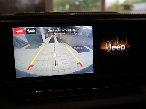 Used 2024 Jeep Wrangler High Altitude AWD/4WD image 9