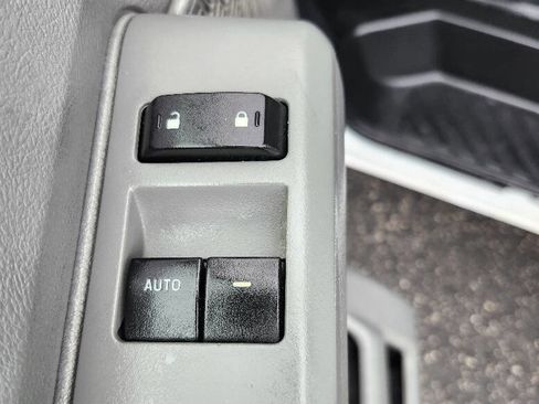 Used 2018 Ford E-350 and Econoline 350 Super Duty w/ Power Windows & Locks Group image 16