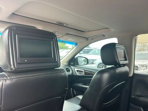 Used 2014 Nissan Pathfinder Platinum w/ Platinum Premium Package FWD image 29