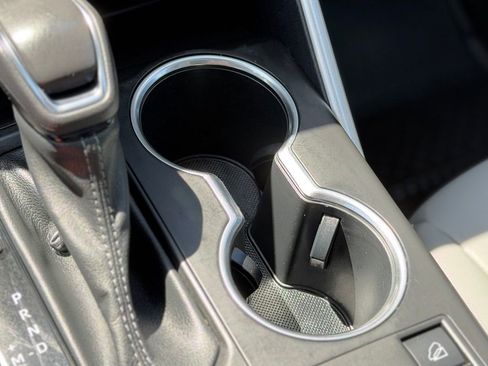 Used 2023 Toyota Highlander XLE AWD/4WD image 25