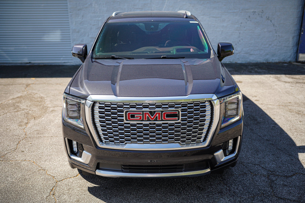 Used 2024 GMC Yukon Denali w/ Advanced Technology Package AWD/4WD image 6