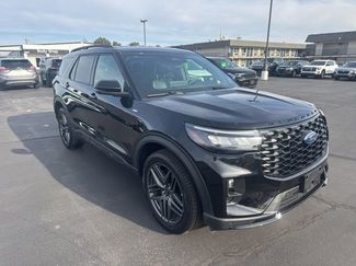 Used 2025 Ford Explorer ST-Line w/ ST-Line Street Pack video 1