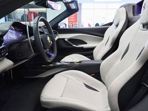 Used 2024 Ferrari 296 GTS image 32