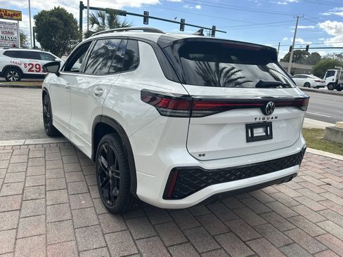 New 2026 Volkswagen Tiguan SE R-Line image 8