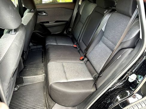 Used 2021 Nissan Rogue SV FWD image 24