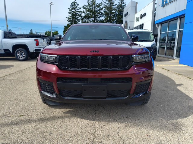Used 2025 Jeep Grand Cherokee L Altitude AWD/4WD image 2