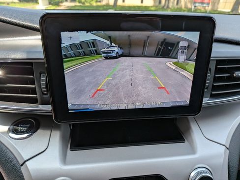 Used 2024 Ford Explorer XLT w/ Equipment Group 202A RWD image 23