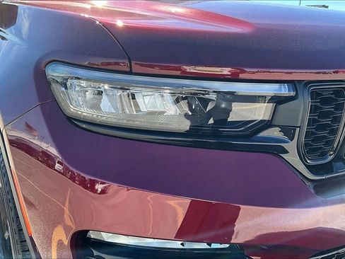 New 2025 Jeep Grand Cherokee Limited w/ Black Appearance Package image 37