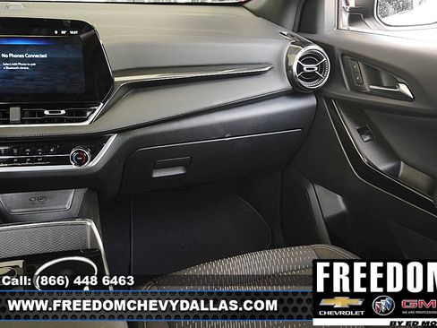 Used 2026 Chevrolet Equinox LT FWD image 32