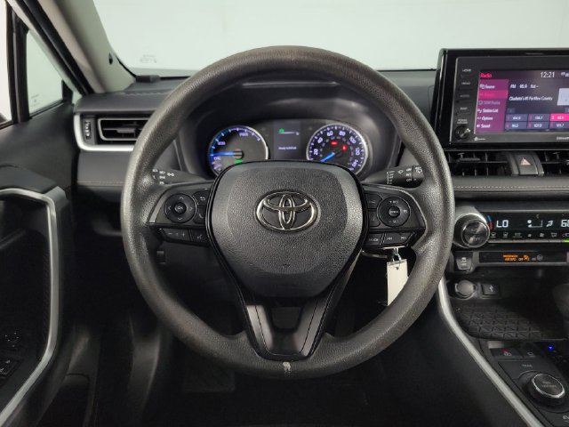 Used 2022 Toyota RAV4 LE AWD/4WD image 18
