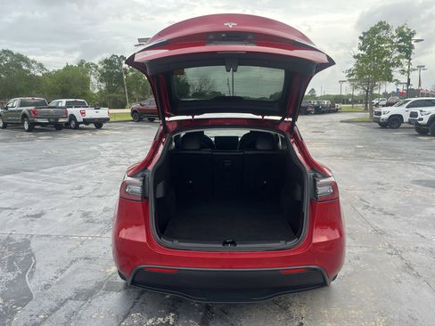 Used 2021 Tesla Model Y Long Range AWD/4WD image 11