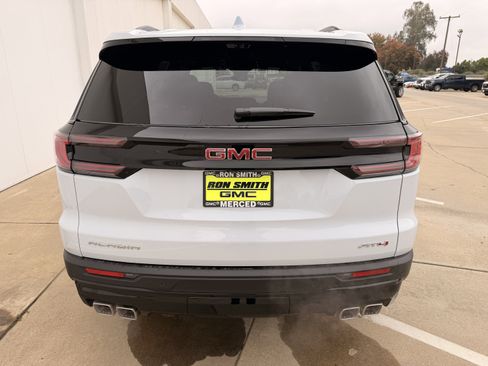 New 2026 GMC Acadia AT4 w/ Luxury Package image 8
