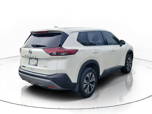 Used 2021 Nissan Rogue SV FWD image 2