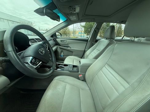 Used 2017 Toyota Camry XLE w/ Moonroof Package image 10