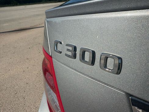 Used 2010 Mercedes-Benz C 300 Sedan image 8