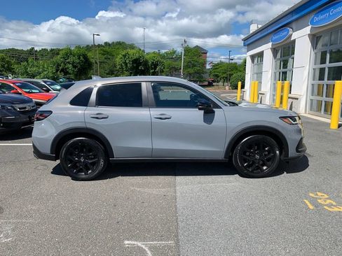 Used 2025 Honda HR-V Sport image 2
