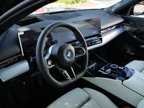 New 2027 BMW i5 eDrive40 RWD image 19