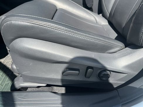 Used 2025 Subaru Outback Limited AWD/4WD image 31