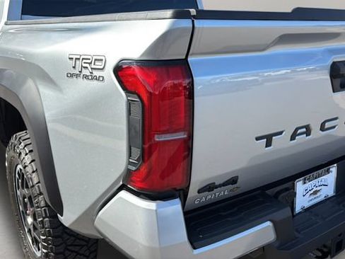 Used 2025 Toyota Tacoma TRD Off-Road AWD/4WD image 35