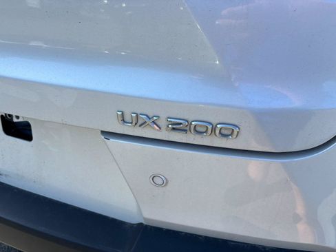 Used 2021 Lexus UX 200 w/ Premium Package FWD image 11