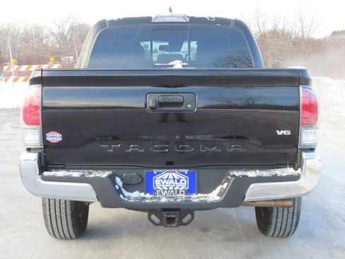 Used 2023 Toyota Tacoma TRD Off-Road image 14