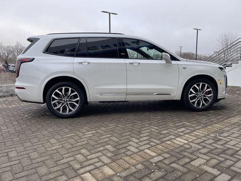 Used 2023 Cadillac XT6 Sport image 6