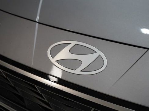 Used 2025 Hyundai Elantra SEL image 11