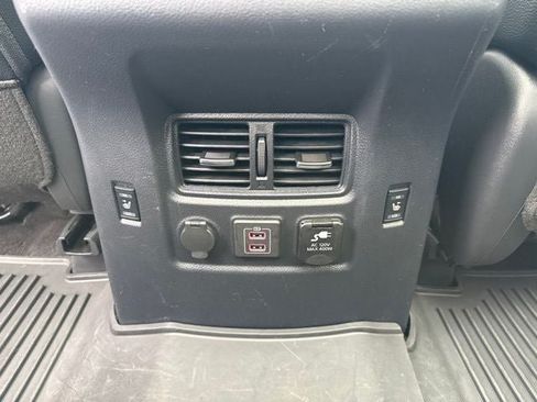 Used 2023 Nissan Titan PRO-4X w/ Pro-4x Convenience Package AWD/4WD image 21