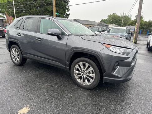 Used 2021 Toyota RAV4 XLE Premium AWD/4WD image 7