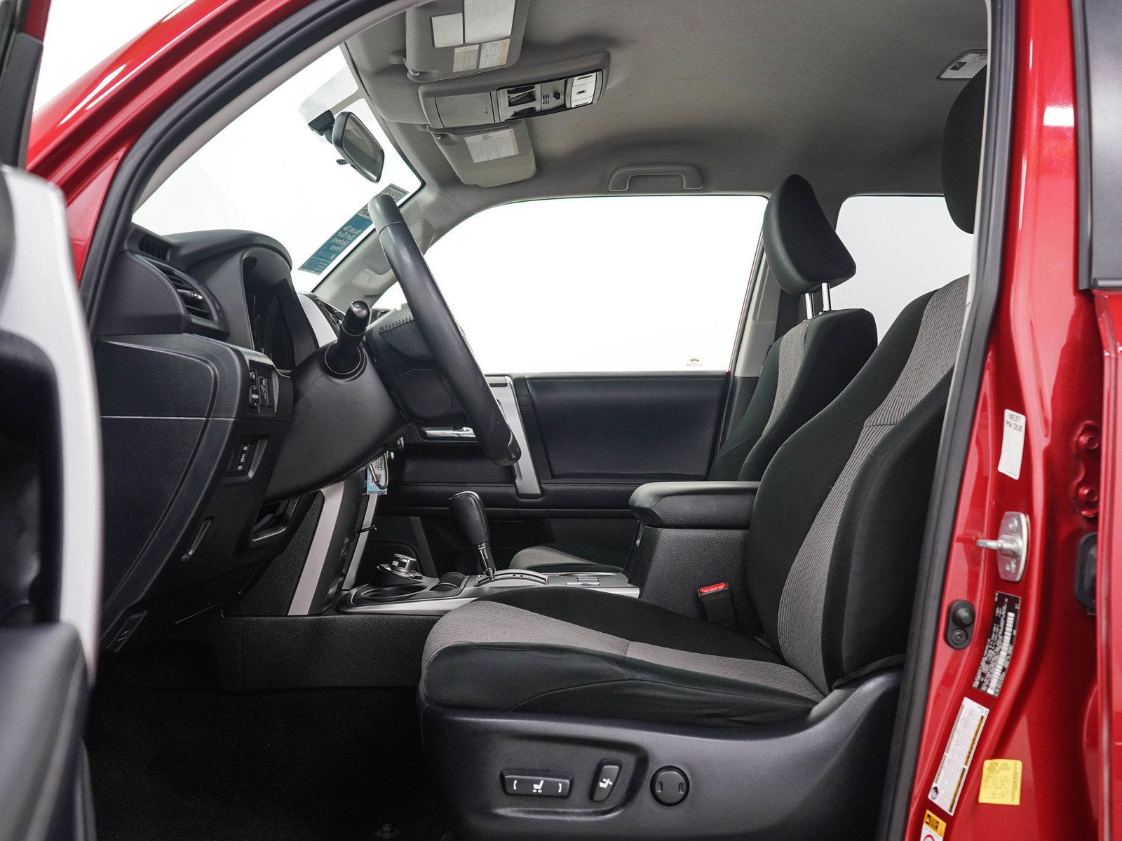 Used 2018 Toyota 4Runner SR5 AWD/4WD image 22