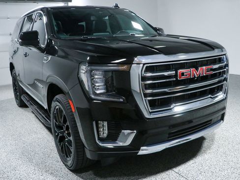 Used 2023 GMC Yukon SLT w/ SLT Premium Package AWD/4WD image 5