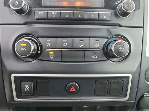 Used 2017 Nissan Titan S image 16