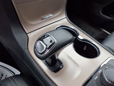 Used 2015 Jeep Grand Cherokee Limited AWD/4WD image 8