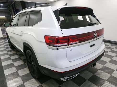 New 2026 Volkswagen Atlas SE image 9